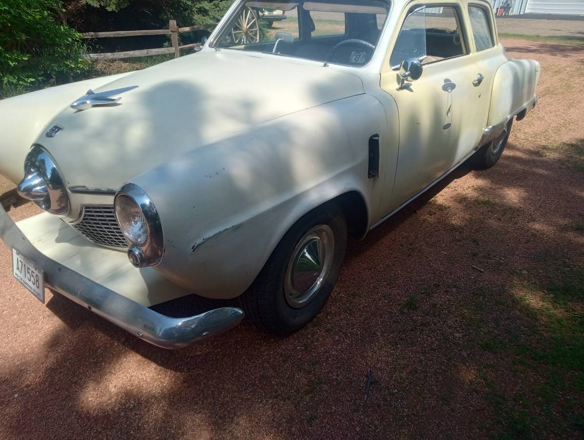 Studebaker-commander-1951-2