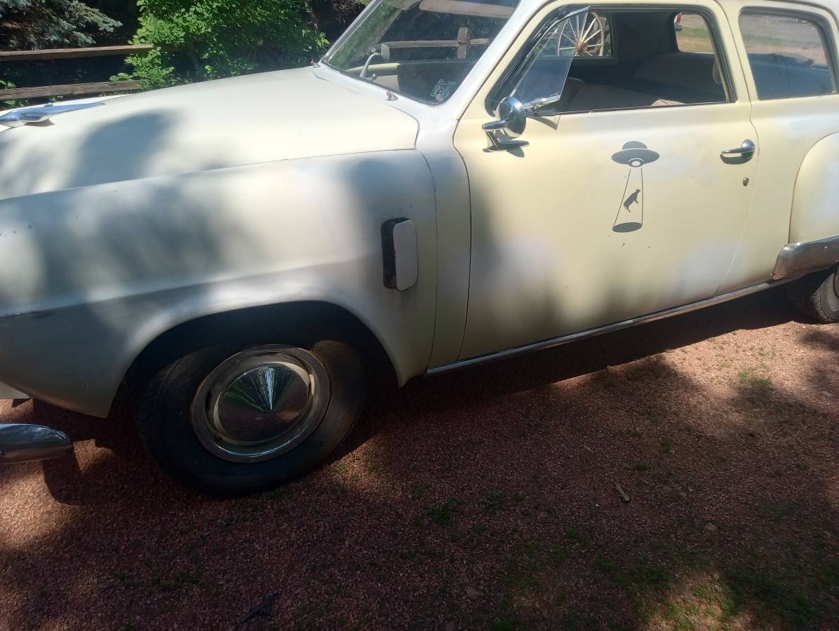 Studebaker-commander-1951-4