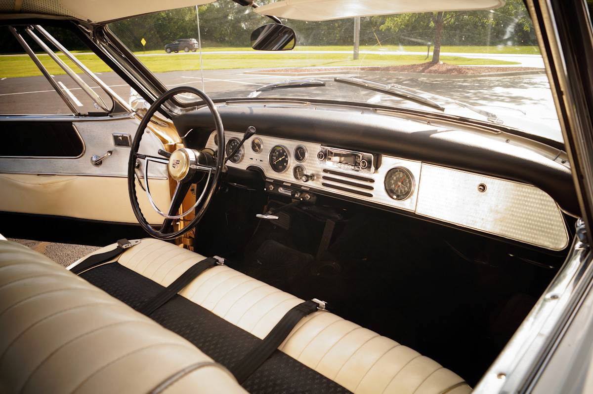 Studebaker-golden-hawk-1956-custom-14