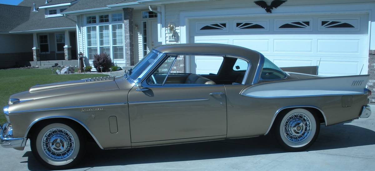 Studebaker-golden-hawk-1957