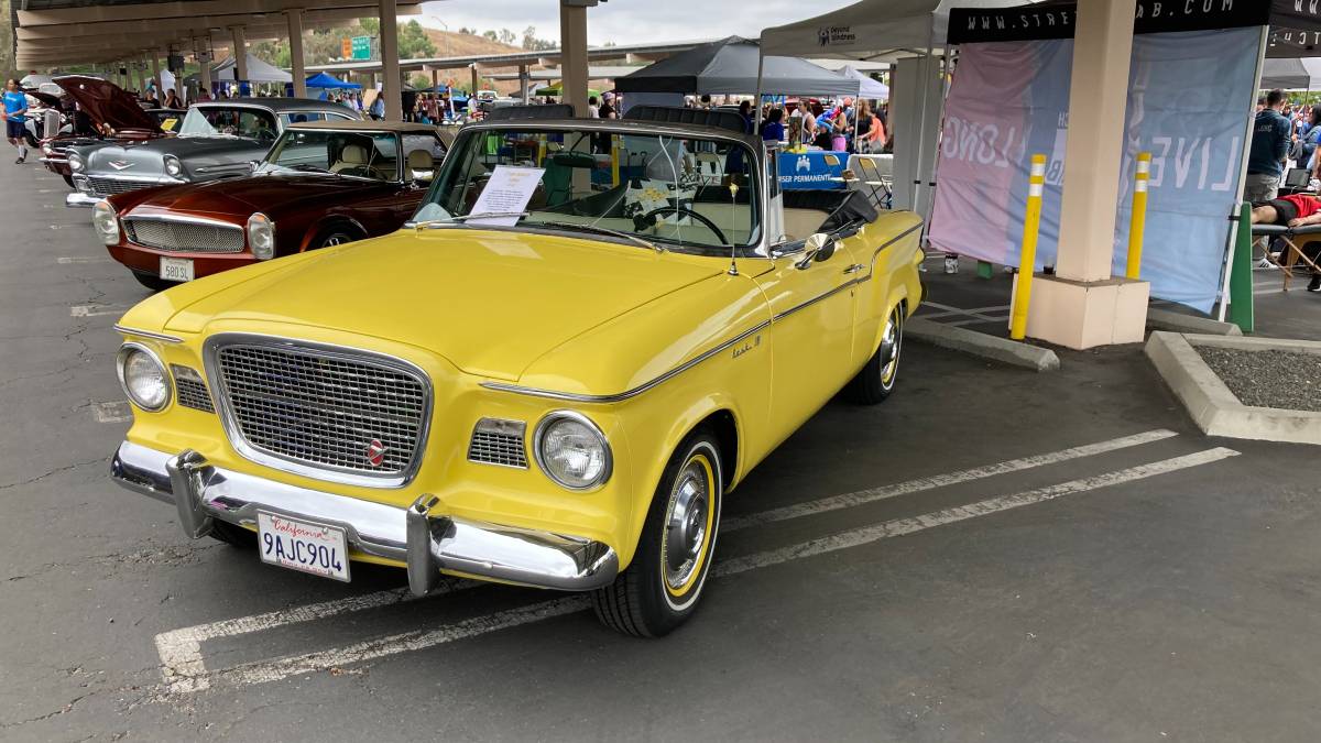 Studebaker-lark-1960-yellow-1
