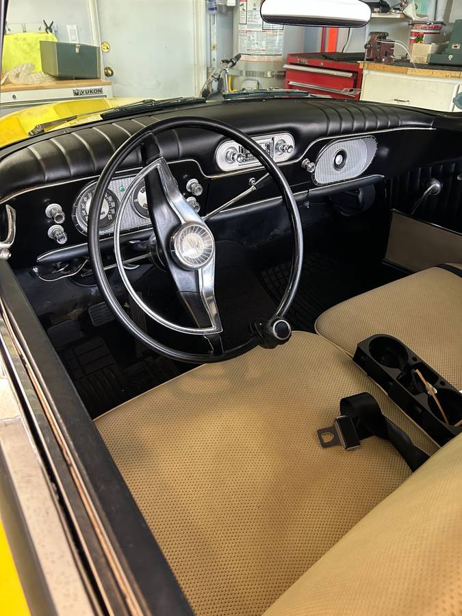 Studebaker-lark-1960-yellow-8