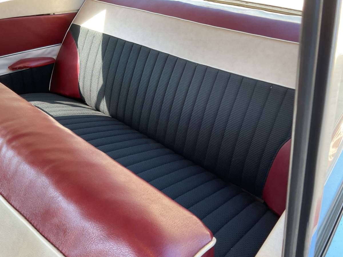 Studebaker-lark-1961-red-5
