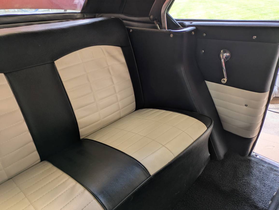 Studebaker-lark-regal-1962-red-9
