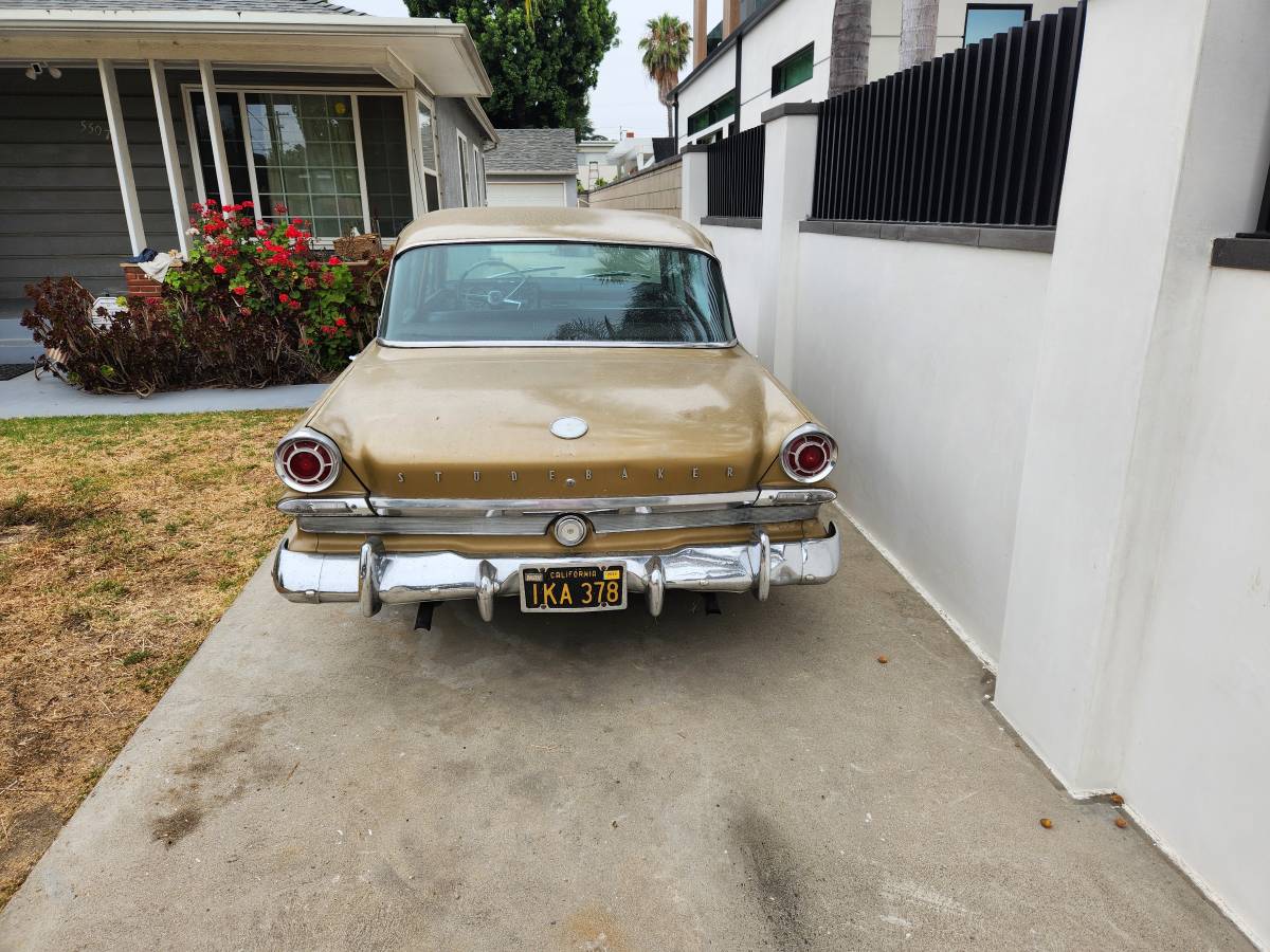 Studebaker-lark-vi-deluxe-1963-1