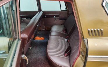 Studebaker-lark-vi-deluxe-1963-4