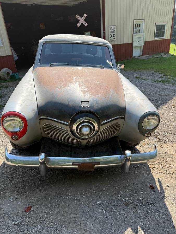 Studebaker-starlight-1951-grey-2