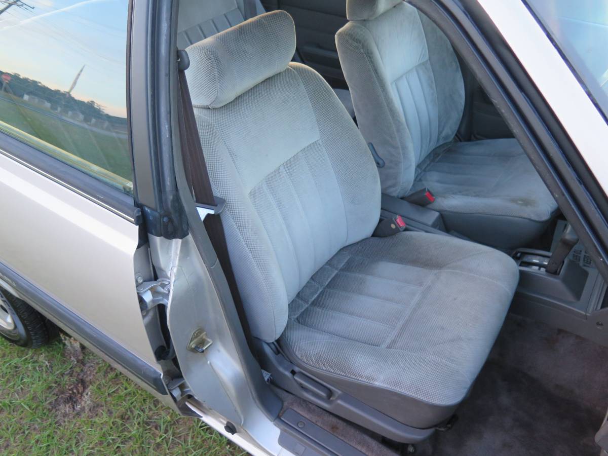 Subaru-gl-1989-grey-19