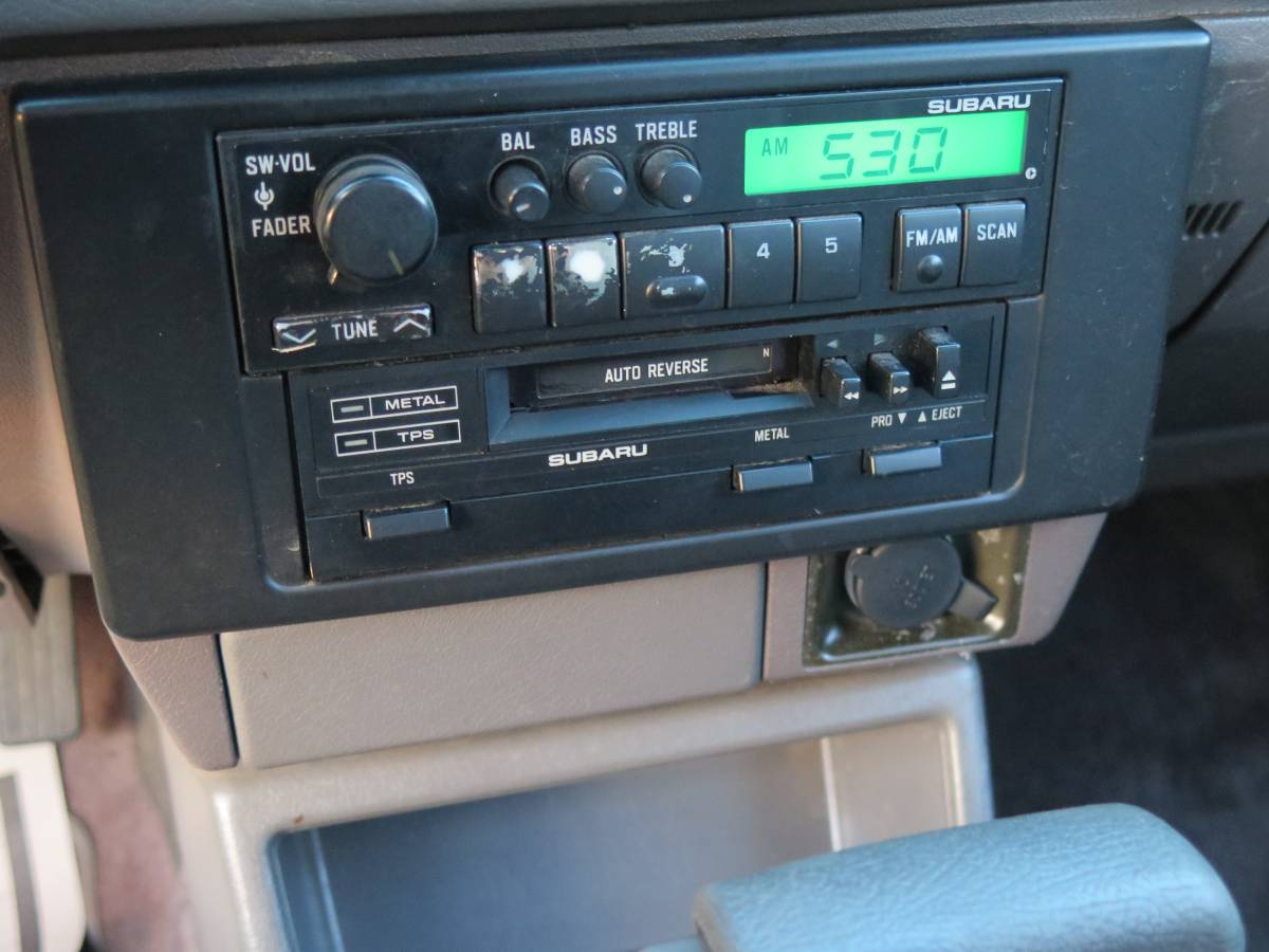 Subaru-gl-1989-grey-9