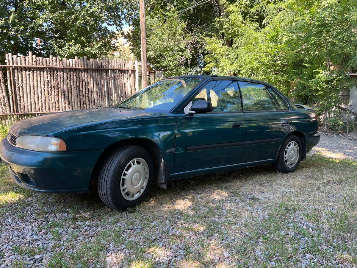 Subaru-legacy-1995-7