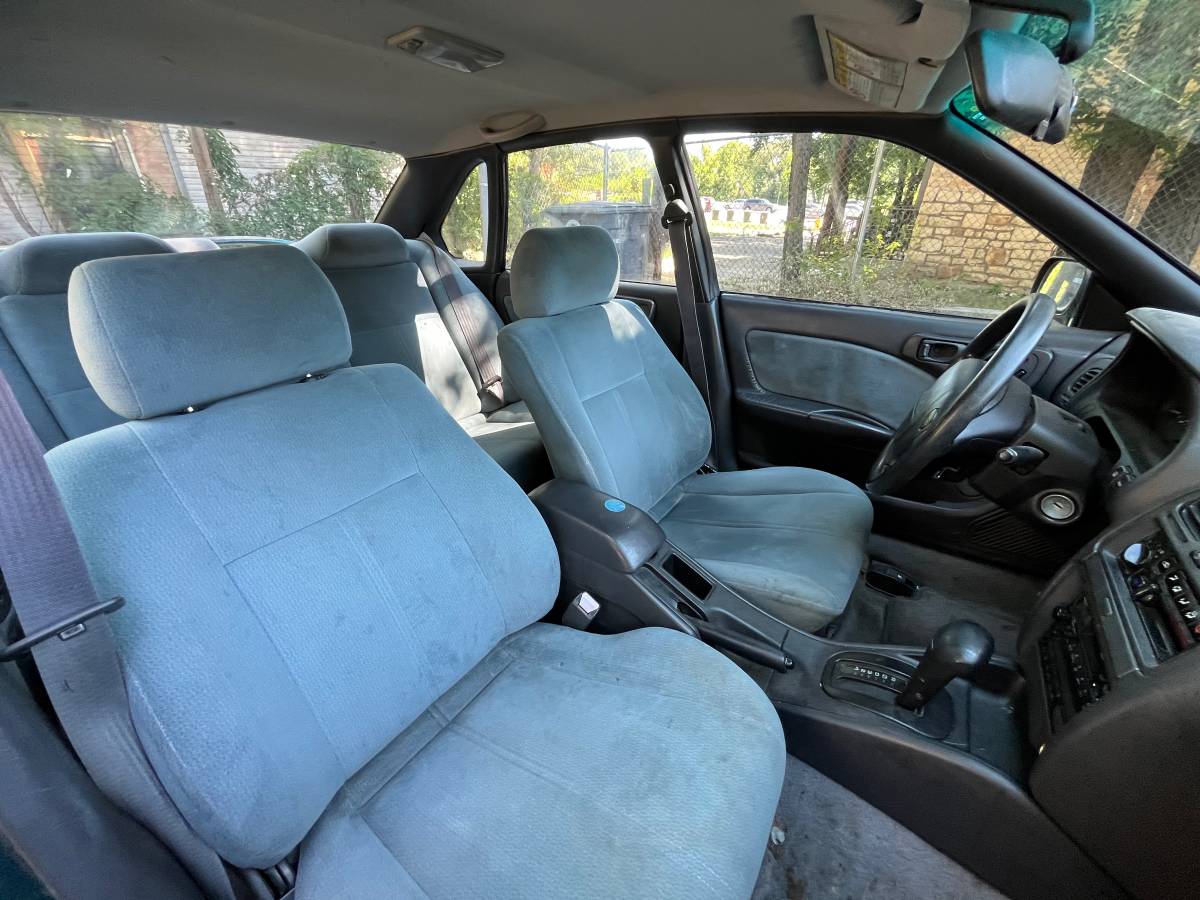 Subaru-legacy-1995-8