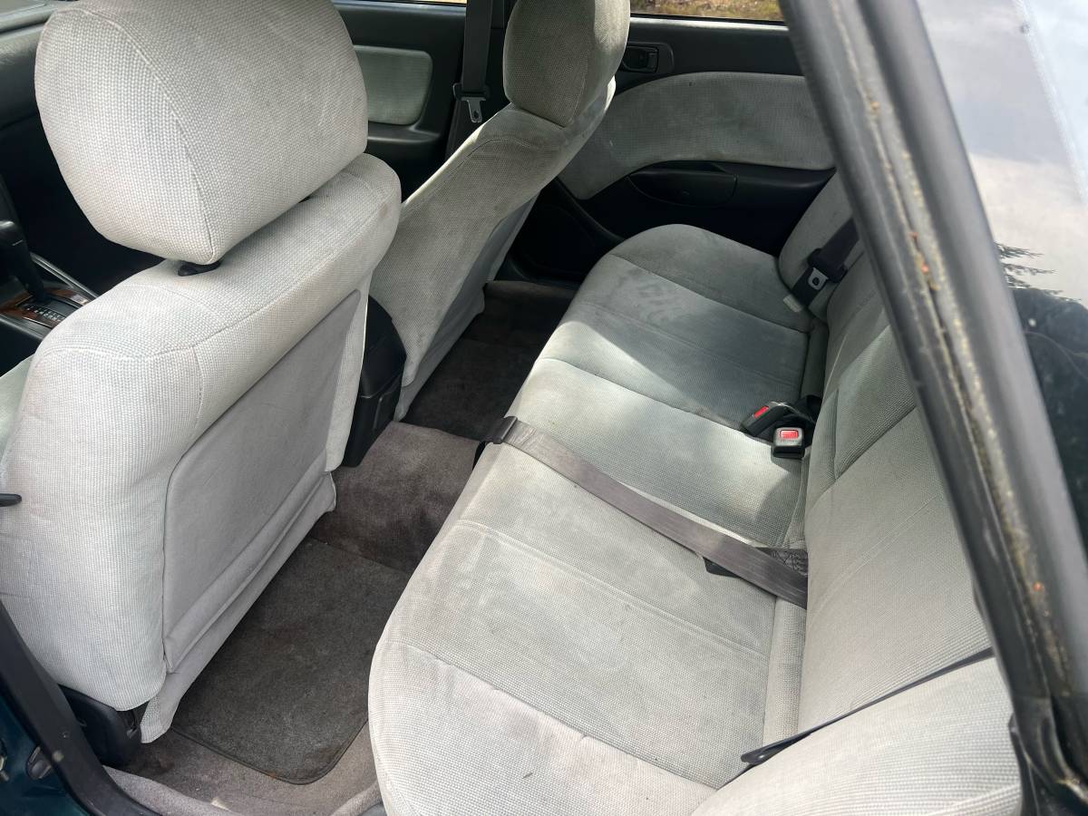 Subaru-legacy-1995-green-3