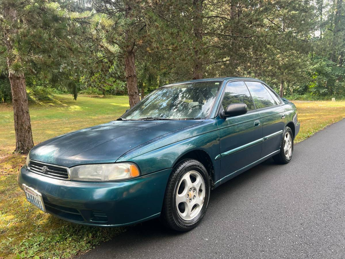 Subaru-legacy-1995-green