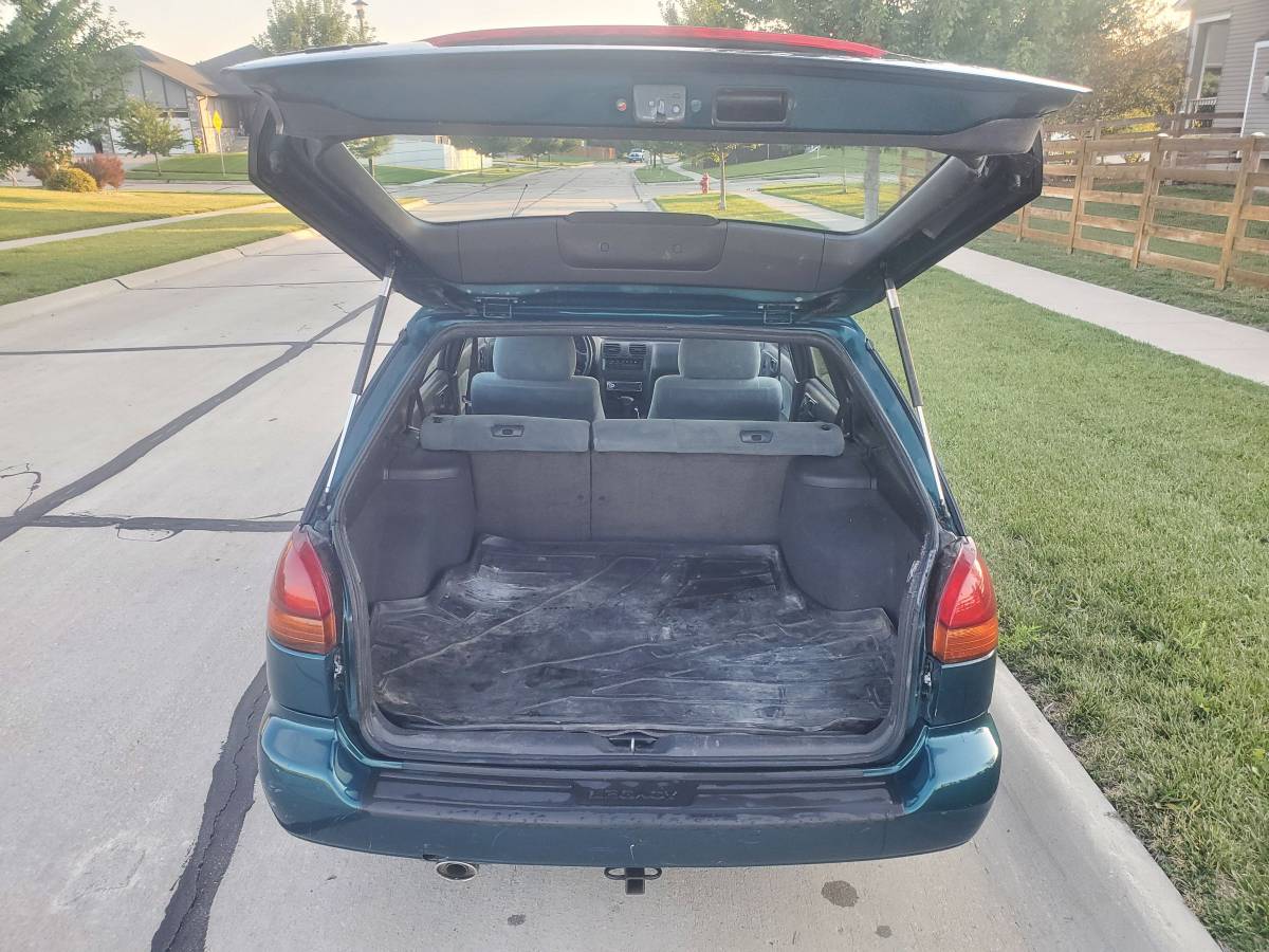 Subaru-legacy-l-wagon-1995-green-10
