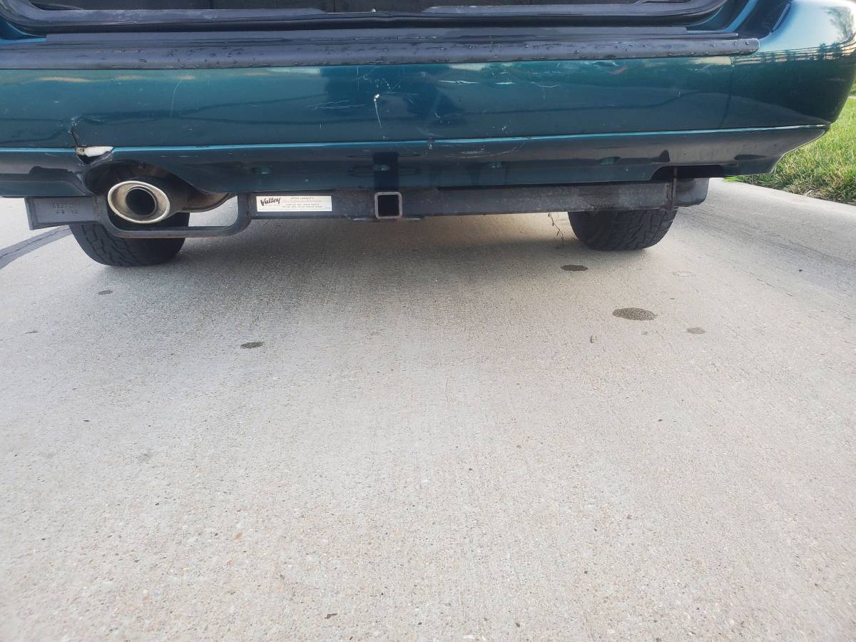 Subaru-legacy-l-wagon-1995-green-11
