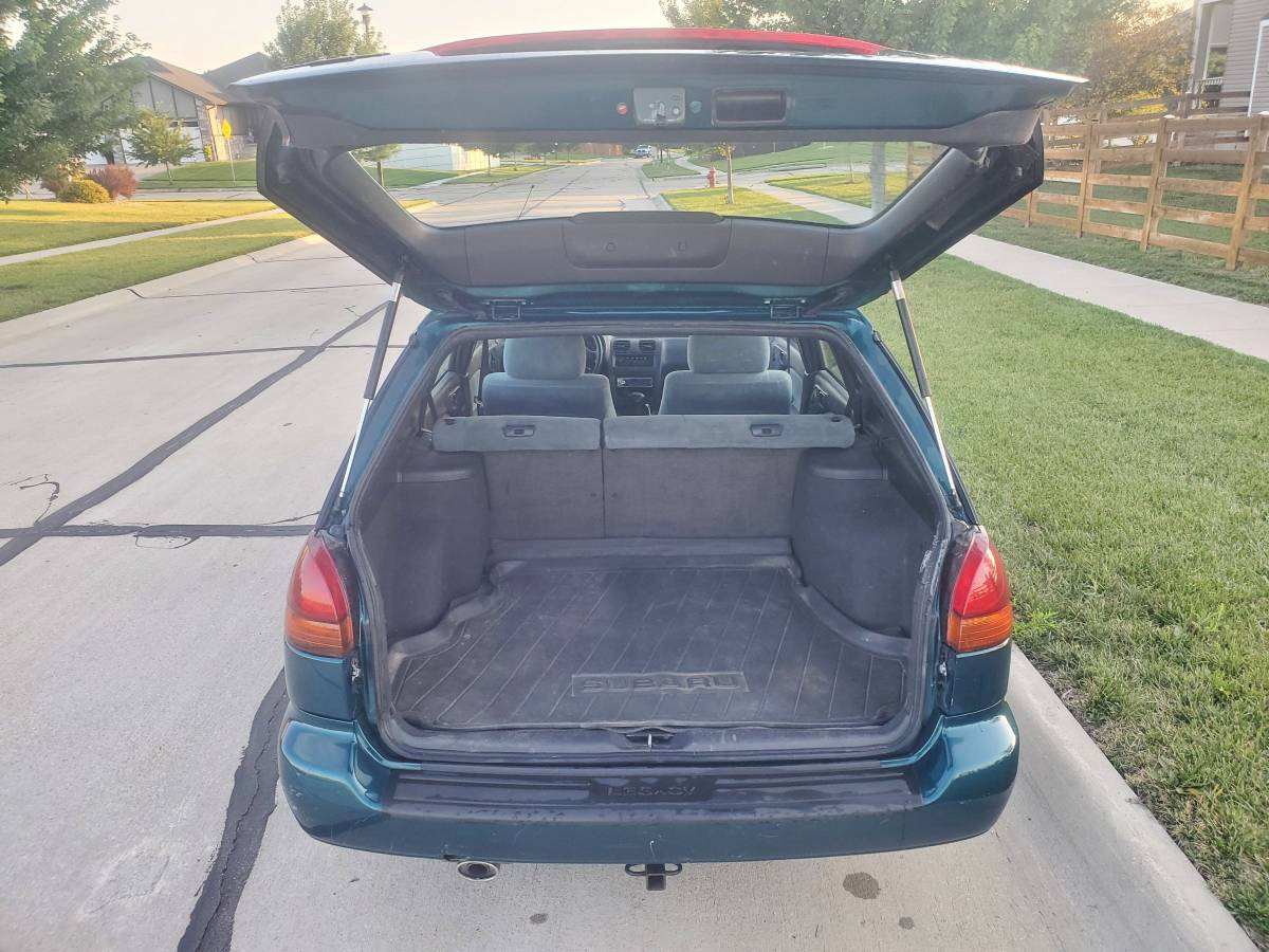 Subaru-legacy-l-wagon-1995-green-12