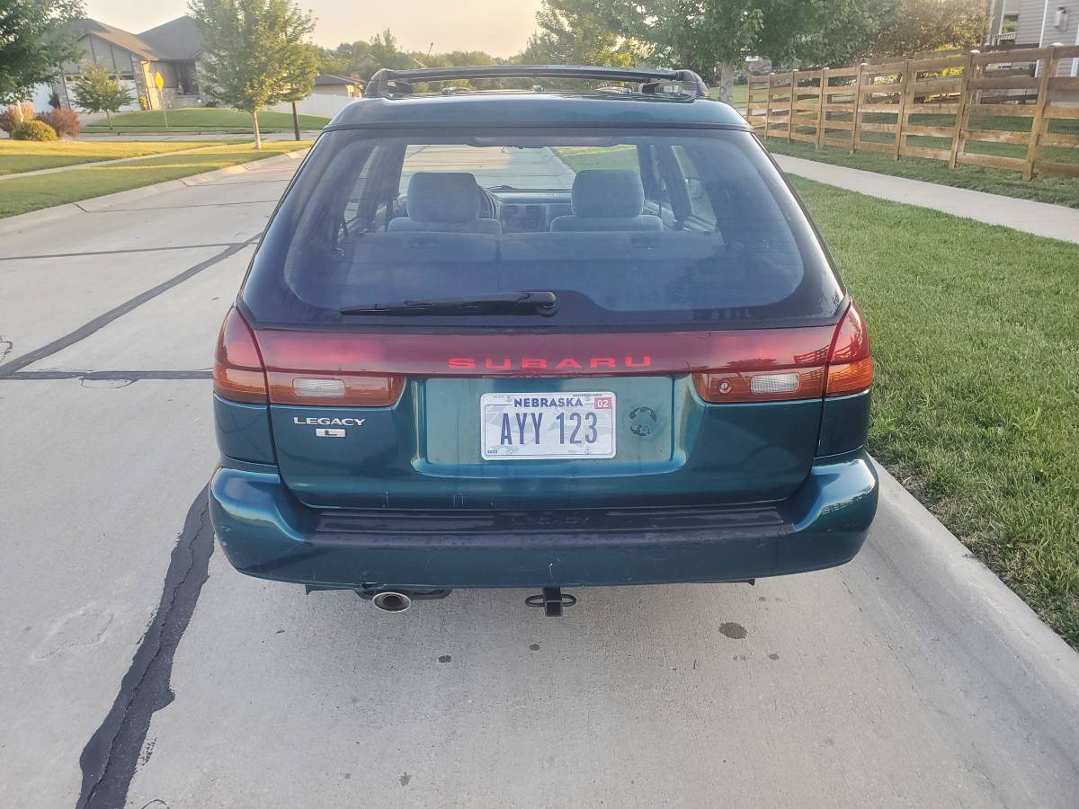 Subaru-legacy-l-wagon-1995-green-3
