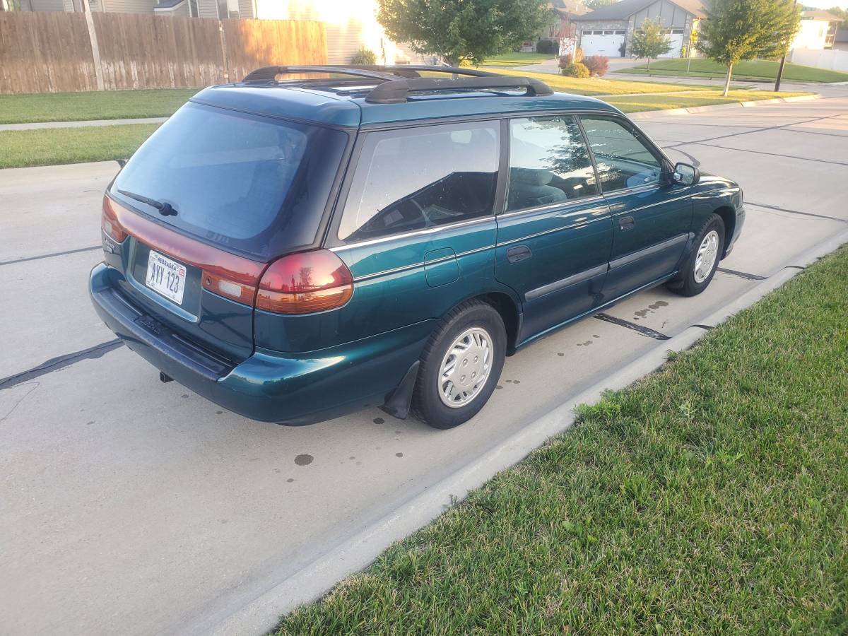 Subaru-legacy-l-wagon-1995-green-4
