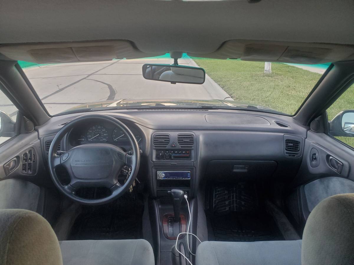 Subaru-legacy-l-wagon-1995-green-9