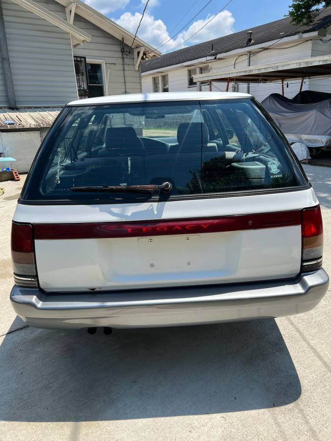 Subaru-legacy-wagon-1993-white-1