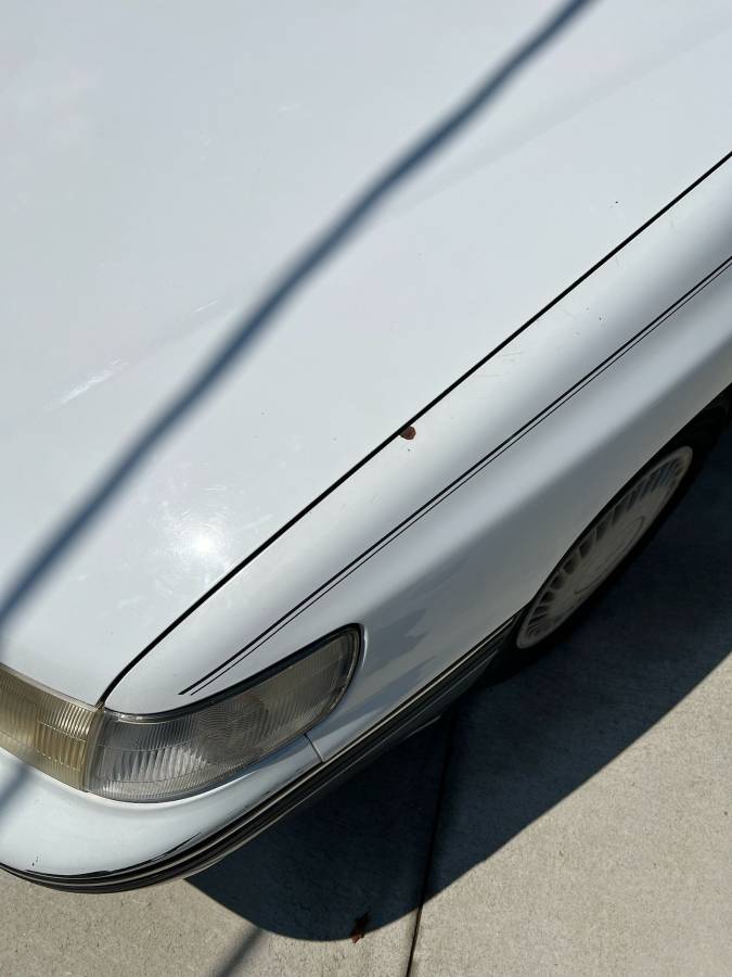 Subaru-legacy-wagon-1993-white-11