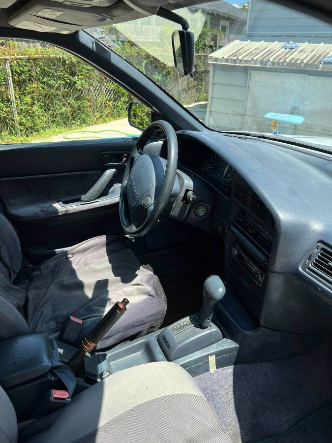 Subaru-legacy-wagon-1993-white-7