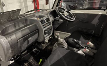 Subaru-sambar-1993-white-4