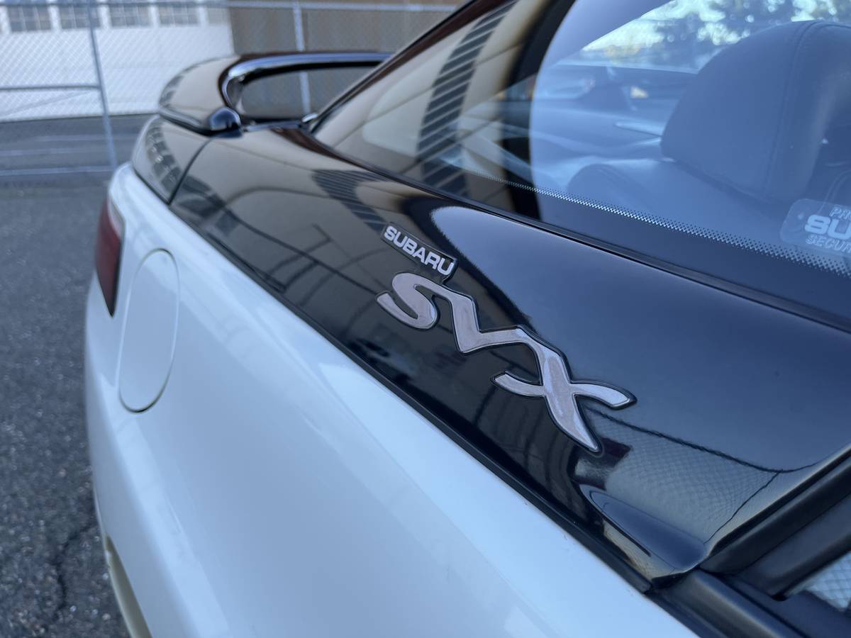 Subaru-svx-1992-14