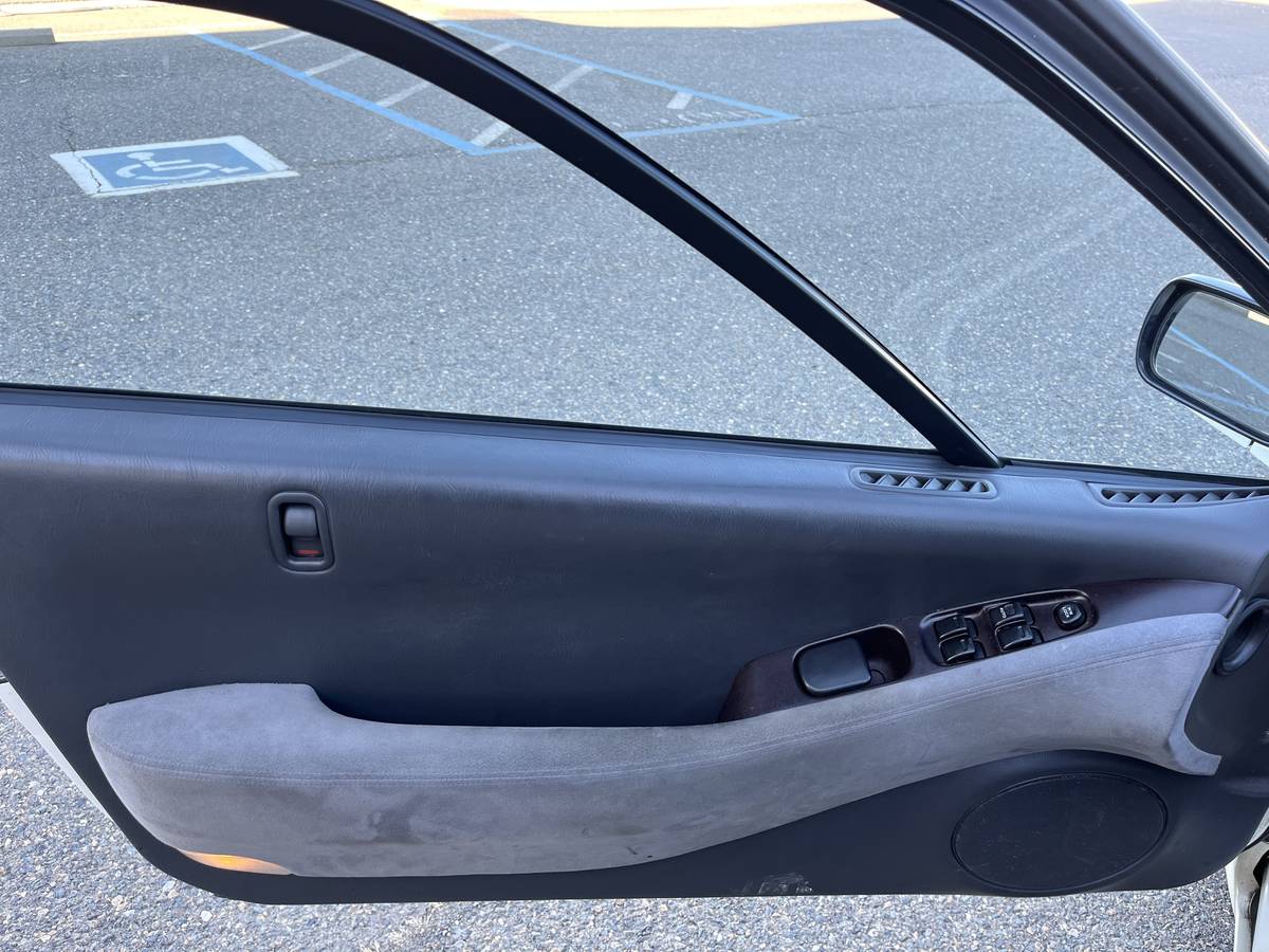 Subaru-svx-1992-15