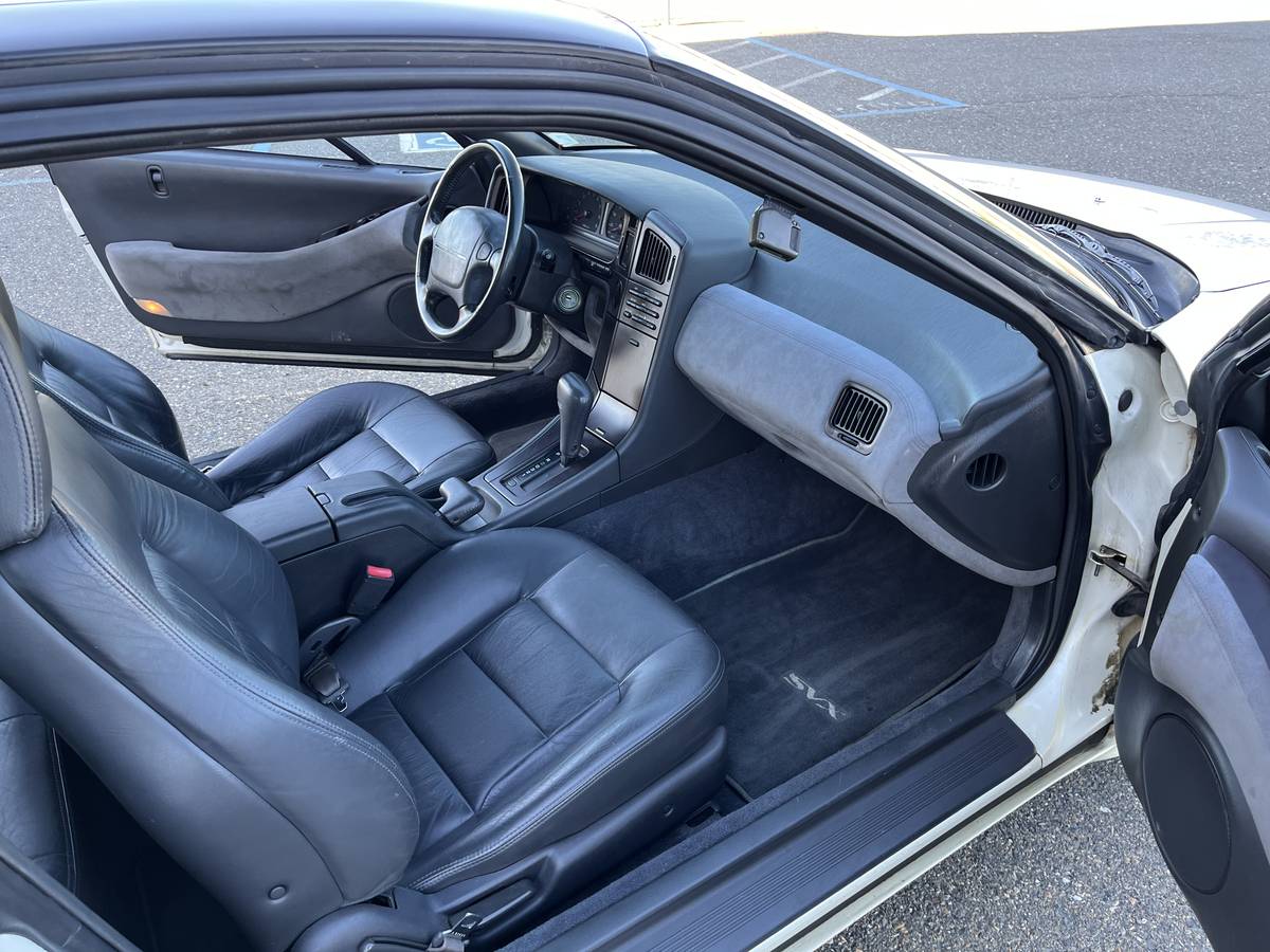 Subaru-svx-1992-17