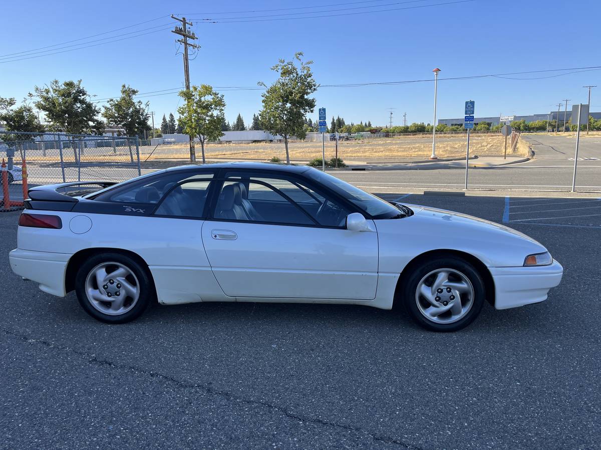 Subaru-svx-1992-7