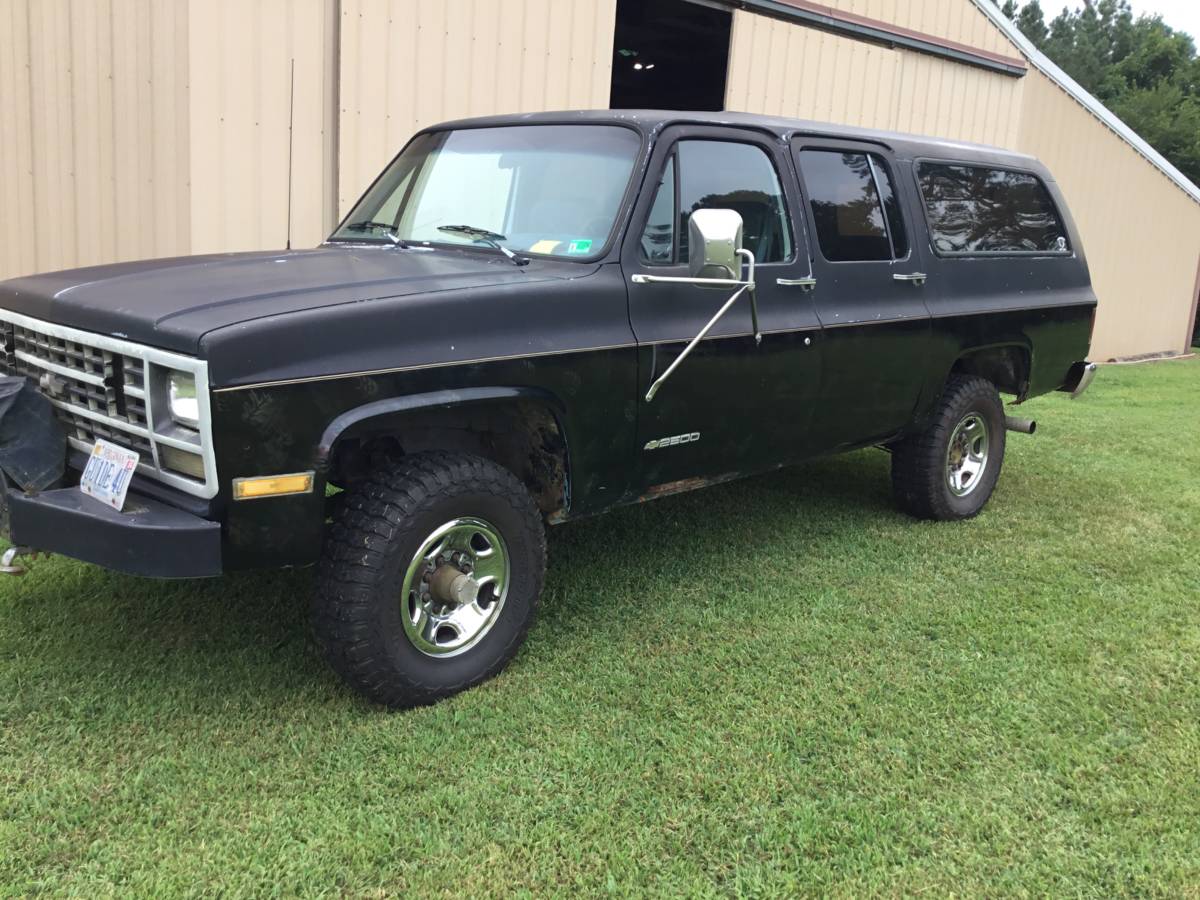 Suburban-1989-black-3