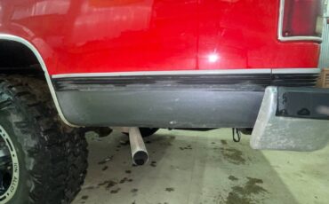 Suburban-v1500-1989-red-2