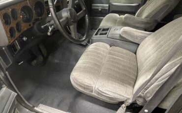 Suburban-v1500-1989-red-5
