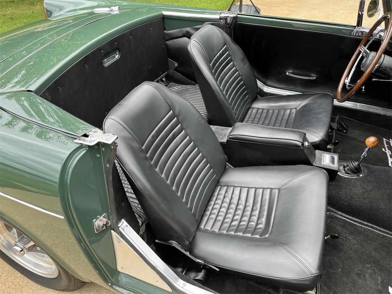 Sunbeam-Tiger-1965-Forest-Green-black-3