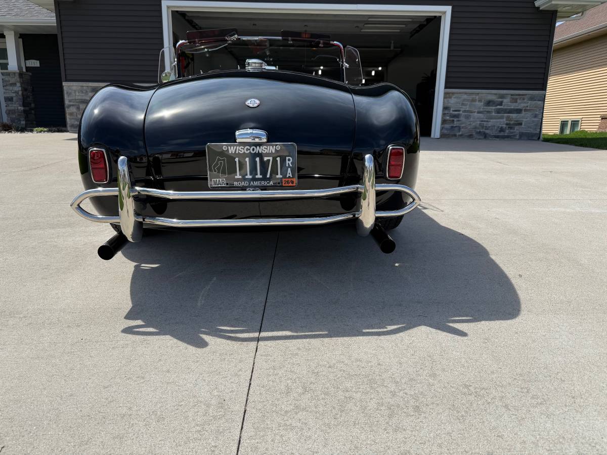 Superformance-slabside-1962-black-4