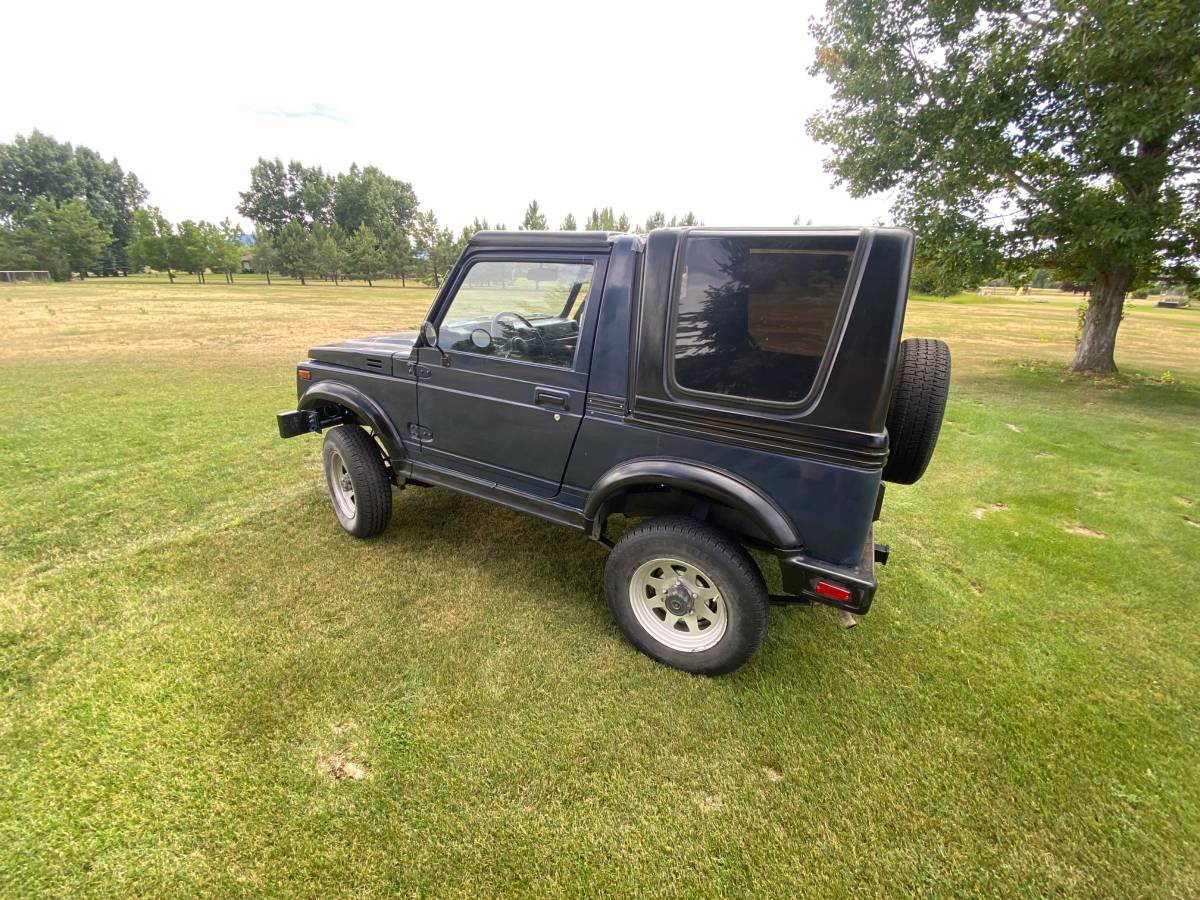 Suzuki-1987-blue-1