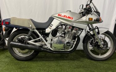 Suzuki-GSX-Katana-1982-1
