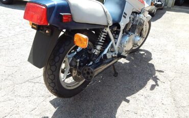 Suzuki-GSX-Katana-1982-11