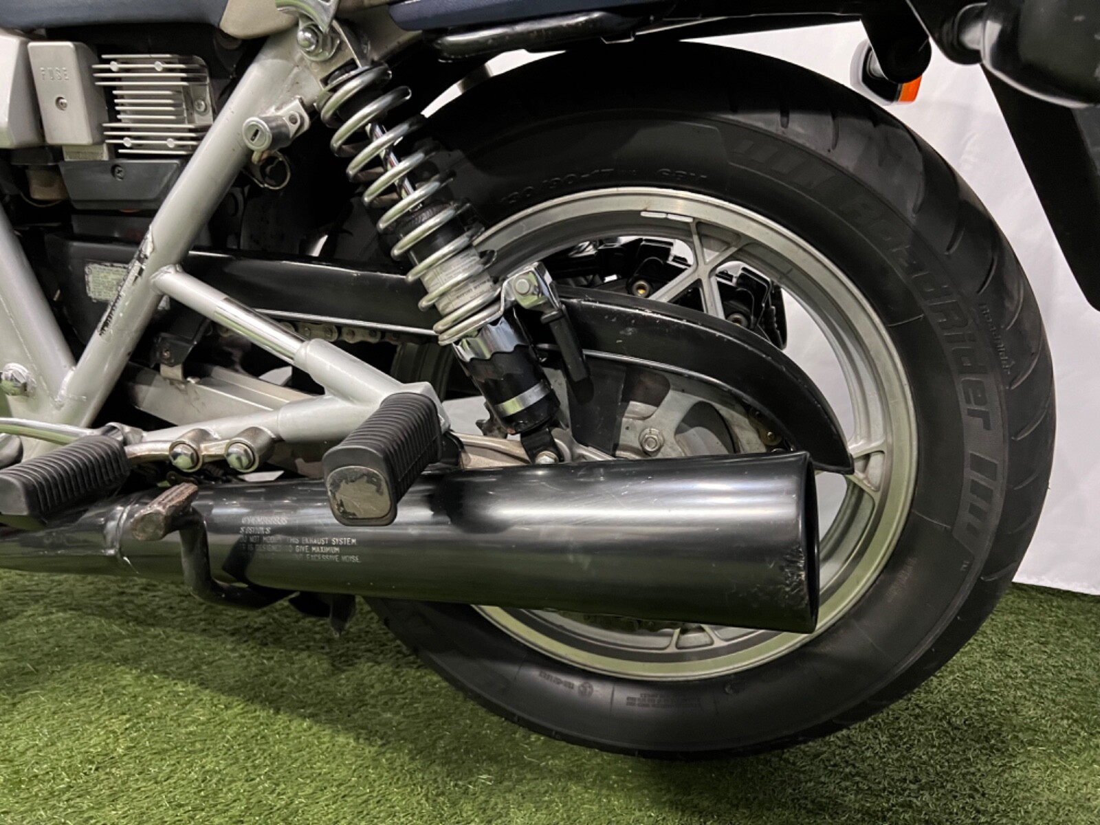 Suzuki-GSX-Katana-1982-11