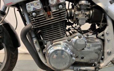 Suzuki-GSX-Katana-1982-11