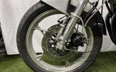 Suzuki-GSX-Katana-1982-13