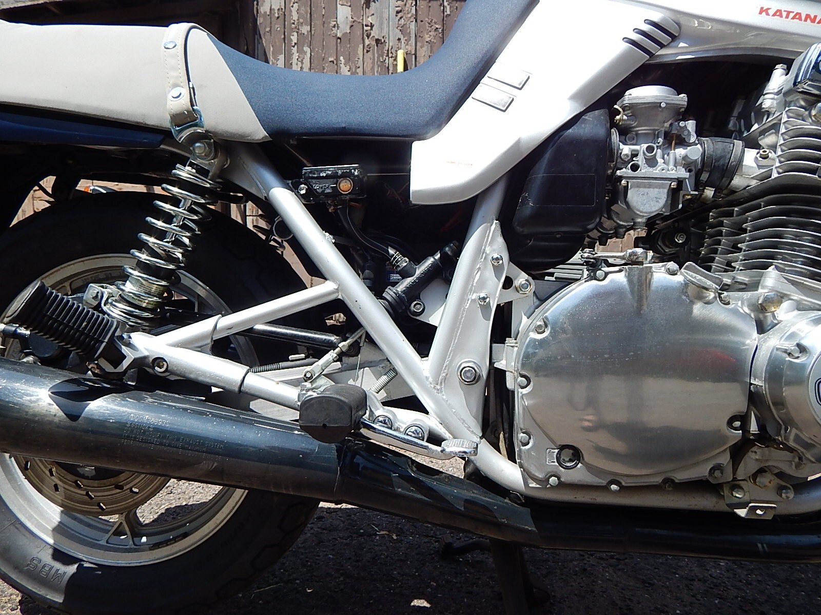 Suzuki-GSX-Katana-1982-15
