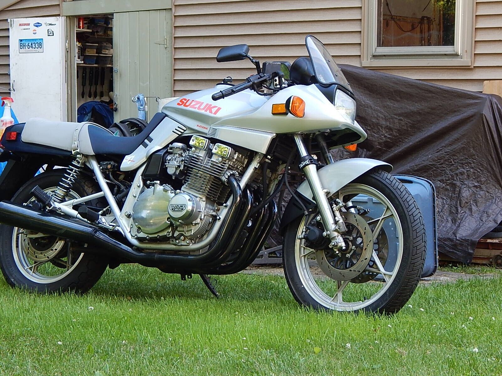 Suzuki-GSX-Katana-1982