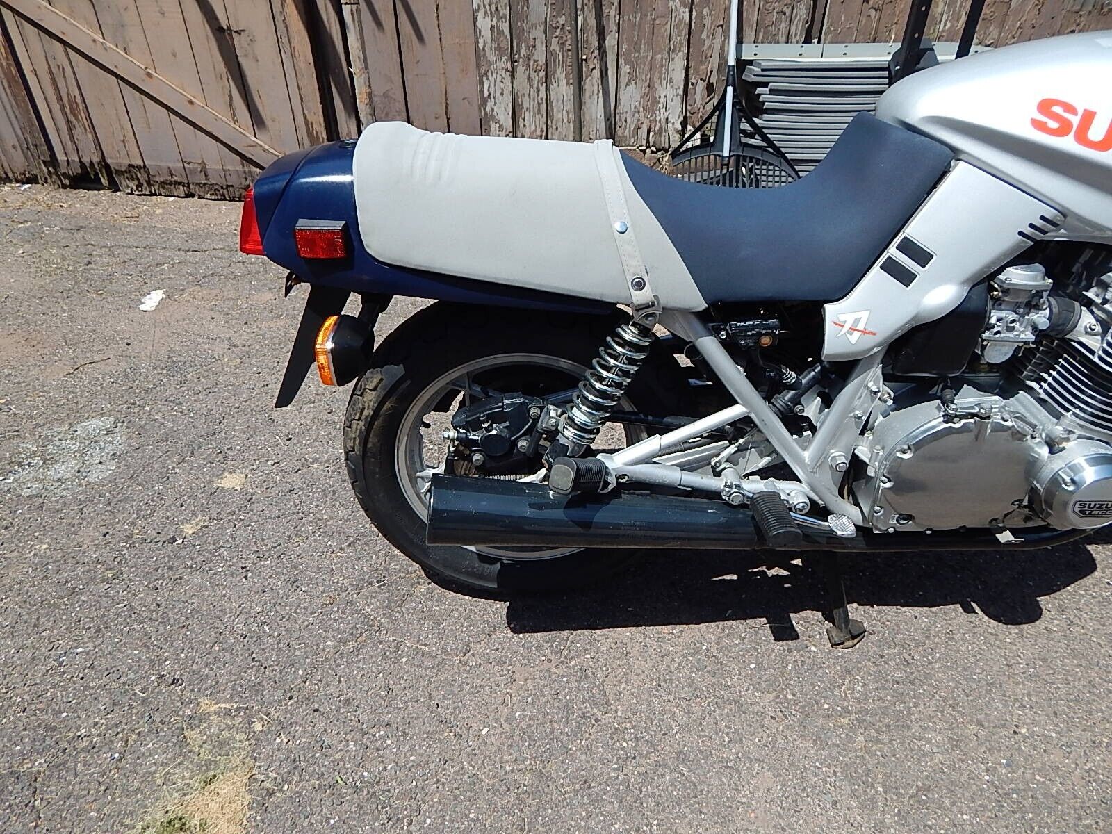 Suzuki-GSX-Katana-1982-17