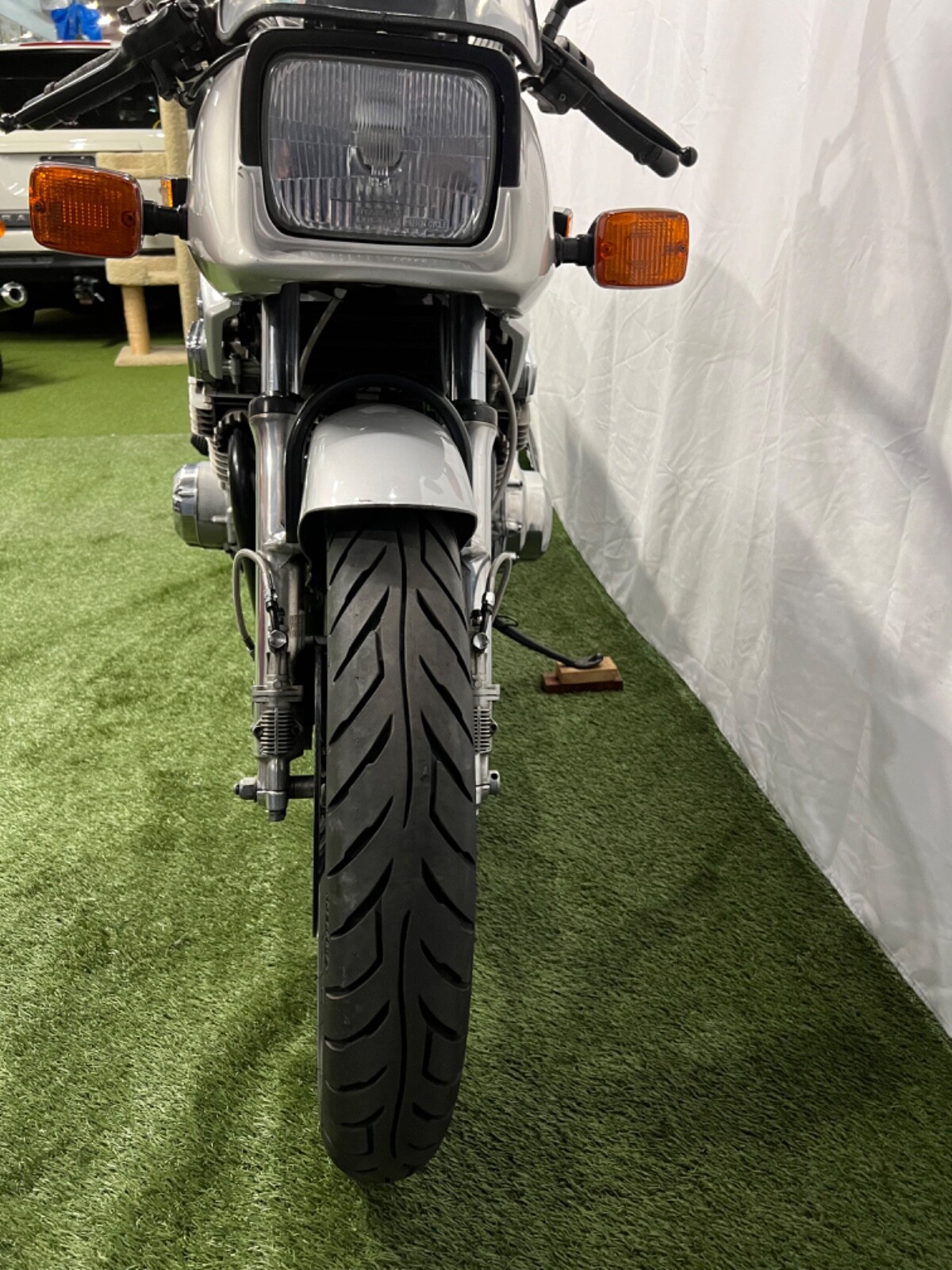 Suzuki-GSX-Katana-1982-18