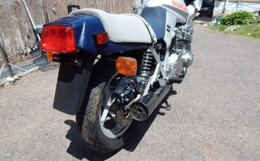 Suzuki-GSX-Katana-1982-18