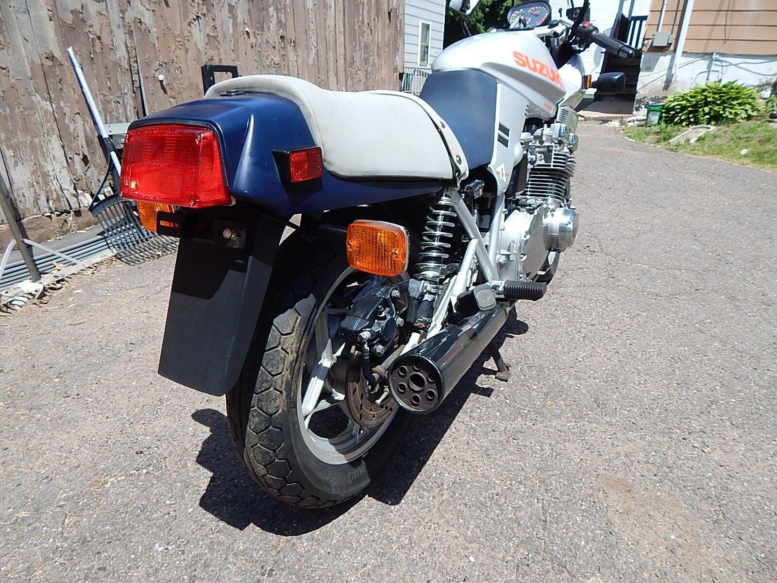 Suzuki-GSX-Katana-1982-18