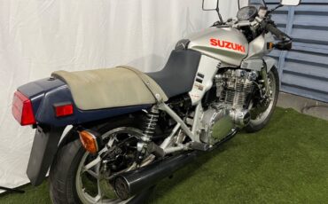 Suzuki-GSX-Katana-1982-2