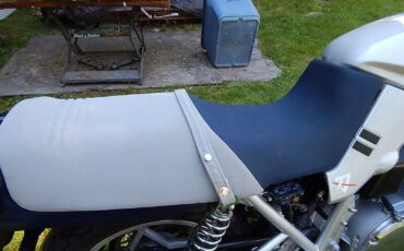 Suzuki-GSX-Katana-1982-21